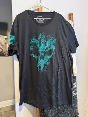 Grunt Style Men's Black Graphic Tee with Teal Circuit Skull
